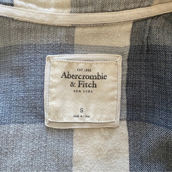 ABERCROMBIE & Fitch A&F Blue & White Plaid Shirt Women S Small - Picture 7 of 7